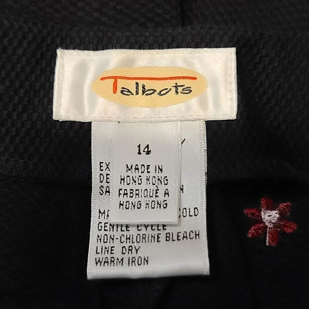 Talbots Black Red Flower Embroidered Capris Size 14 - Picture 4 of 4